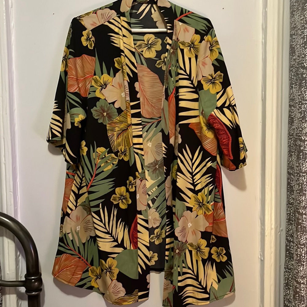 Plus Floral & Tropical Print Kimono With Shorts - Picture 2 of 3